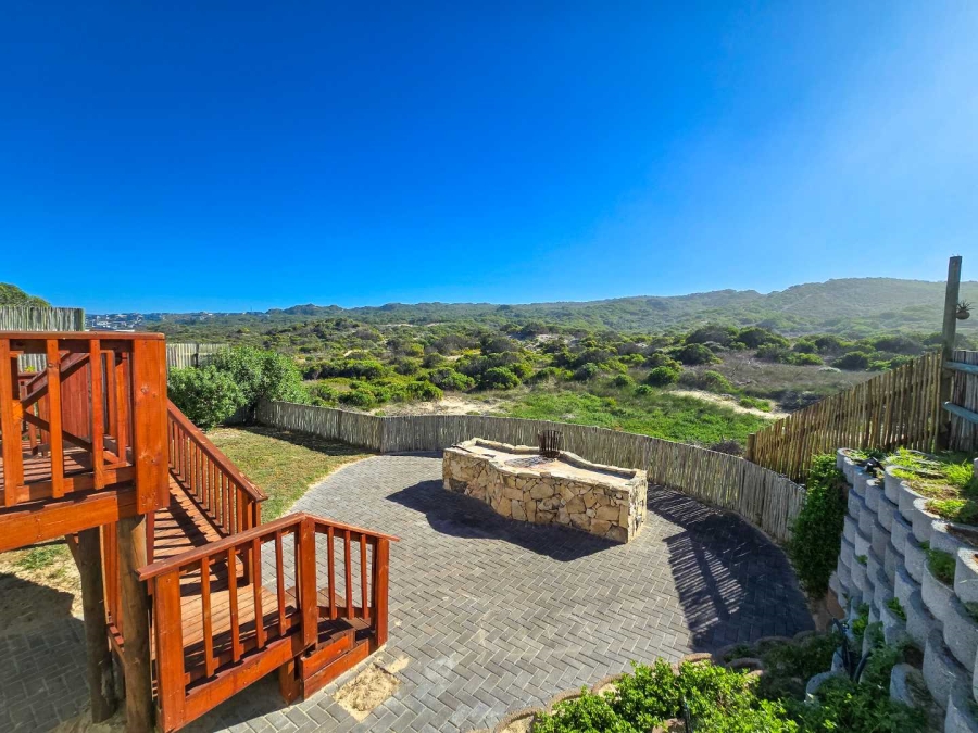 4 Bedroom Property for Sale in Stilbaai Oos Western Cape